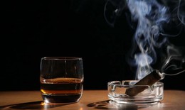 H&#250;t thuốc v&#224; uống rượu li&#234;n quan ung thư da