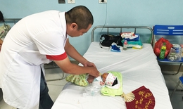 3 lần phẫu thuật cứu trẻ 10 tháng bị hoại tử ruột