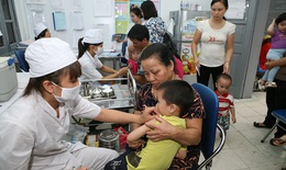 Các địa phương vẫn đủ vắc-xin cho trẻ đến kỳ tiêm