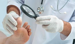 Chăm sóc bàn chân đúng cách ở bệnh nhân đái tháo đường