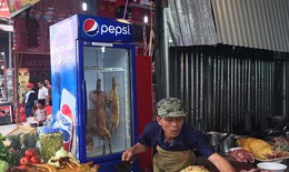 Thịt mèo đội lốt cầy hương, chồn rừng... vẫn được bày bán tại chùa Hương