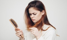 Làm sao ngăn rụng tóc khi giảm cân?
