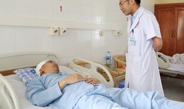 Cứu sống bệnh nhân chấn thương sọ não khi đá bóng