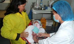 Trẻ sơ sinh phải tiêm vắc-xin viêm gan B trong 24 giờ sau sinh, vì sao?