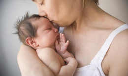 Lắng nghe cơn khóc lặng của trẻ