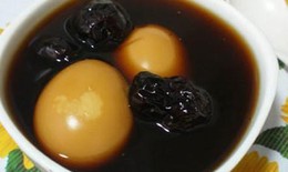 Trứng gà tư âm, dưỡng huyết