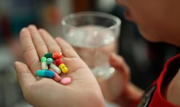 Có phải bị gút do uống thuốc?