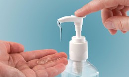 Rửa tay mùa COVID-19: Lời khuyên cho những người có vấn đề về da