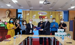 Bộ Y tế tiếp nhận 300.000 khẩu trang N95 hỗ trợ Campuchia