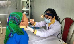 Tuyên dương 30 thầy thuốc trẻ “bám bản” nghèo giúp đỡ đồng bào dân tộc