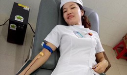 Y bác sĩ hiến máu cứu bệnh nhân u xơ tử cung