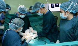 Trẻ khuyết tật hết khoèo chân nhờ được phẫu thuật miễn phí