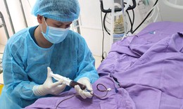 Quảng Ninh: Thay máu cấp cứu trẻ suy hô hấp, viêm phổi và ho gà nguy kịch
