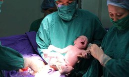 BV Sản Nhi Quảng Ninh: Ca song thai IVF cùng trứng đầu tiên chào đời