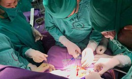 Trẻ 16 ngày tuổi có khối u trung thất hiếm gặp, gây suy hô hấp suýt chết