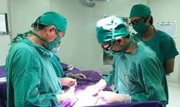 Mở sọ lấy máu tụ ngoài màng cứng cứu bé trai chấn thương sọ não nguy kịch