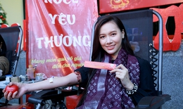 MC Minh Hà đến Viện Huyết học hiến máu, kêu gọi người dân sẻ chia giọt máu vì người bệnh