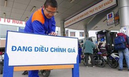 Giá xăng giảm gần 600 đồng/lít từ 15h chiều nay