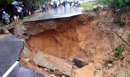 3 người trong một gia đình bị thương và mất tích do lũ cuốn trôi