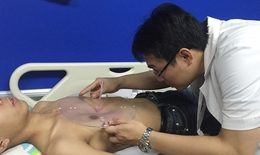 Chớ chủ quan với vết lõm trên ngực trẻ vì đó là dấu hiệu của căn bệnh nguy hiểm