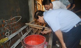 Diệt bọ gậy, phun hóa chất triệt để tại các ổ dịch sốt xuất huyết và những nơi có nguy cơ cao