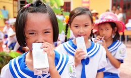 Mới: Bộ Y tế quy định h&#224;m lượng 21 vi chất dinh dưỡng phải c&#243; trong sữa tươi học đường