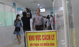 6 người trên cùng chuyến bay với ca nhiễm COVID-19 thứ 17 đều âm tính