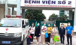 19 người hoàn thành cách ly y tế cảm ơn y bác sĩ BV Số 2 Quảng Ninh