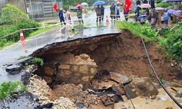 Ứng phó mưa lũ: Di dời cơ sở y tế ra khỏi vùng có nguy cơ sạt lở
