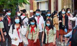 Hướng dẫn, nhắc nhở học sinh thực hiện 5K khi đến trường