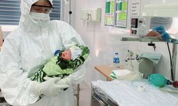 Em bé thứ 4 chào đời từ mẹ mắc COVID-19 tại BV Bệnh Nhiệt đới TW