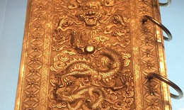 Lần đầu tiên trưng bày Bảo vật hoàng cung - Kim sách triều Nguyễn