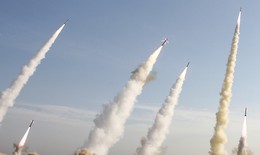 Iran phóng tên lửa tấn công khủng bố trên sông Euphrate ở Syria