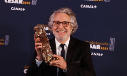Cúp vàng Cesar tranh tượng vàng Oscar 2021