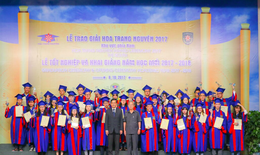 Hoa trạng nguyên : thắp sáng ước mơ cho học sinh giỏi Việt Nam