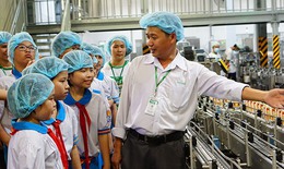 Học sinh ấn tượng với NutiFood tại Nhà máy Bình Dương