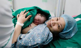 Livestream trực tuyến: Da kề da sau sinh và lợi ích không ngờ với trẻ sơ sinh