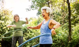 Chấn thương khớp thường gặp ở những người trung niên, cao tuổi