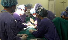 Bệnh viện đầu tiên tại Việt Nam ứng dụng máy đo tủy vào phẫu thuật cột sống
