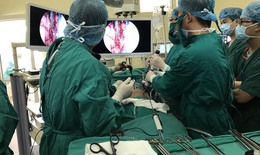 4 giờ phẫu thuật nội soi "giải phóng" khối u cho bệnh nhân ung thư thực quản