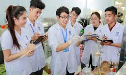Gặp gỡ tân thủ khoa ngành y dược: Những bài học từ các thầy không có trong giáo trình