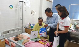 Niềm vui trung thu đến với các bệnh nhân ở Bệnh viện Lão khoa TW