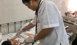 Điều dưỡng BV Việt Đức đang mang thai bị nam bệnh nhân ngáo đá giật tóc,"lên gối" hành hung