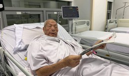 Cụ ông 93 tuổi gãy xương đùi thoát cảnh tàn phế nhờ được thay khớp háng