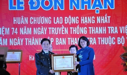 Thanh tra Bộ Y tế đ&#243;n nhận Hu&#226;n chương Lao động hạng Nhất