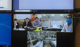 Phó Thủ tướng chỉ đạo công tác chống dịch đến Bệnh viện Bệnh Nhiệt đới TW cơ sở 2 qua công nghệ 4.0