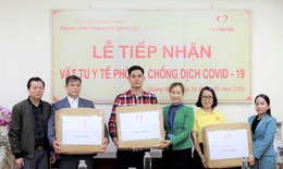 Quỹ Thiện Tâm (Vingroup) trao tặng 140.000 chiếc khẩu trang cho 7 tỉnh biên giới chống dịch