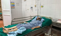 Hy hữu: Áo chống nắng cuốn vào xe, nữ sinh Hà Nội chấn thương nặng vùng mặt