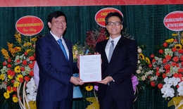 Phó Thủ tướng Vũ Đức Đam trao Quyết định chỉ định, bổ nhiệm GS.TS Nguyễn Thanh Long làm Bí thư Ban Cán sự Đảng, Quyền Bộ trưởng Bộ Y tế