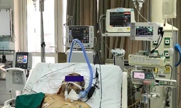 Bác sĩ Bệnh viện Việt Đức cứu sống thanh niên ngã từ giàn giáo cao 7m